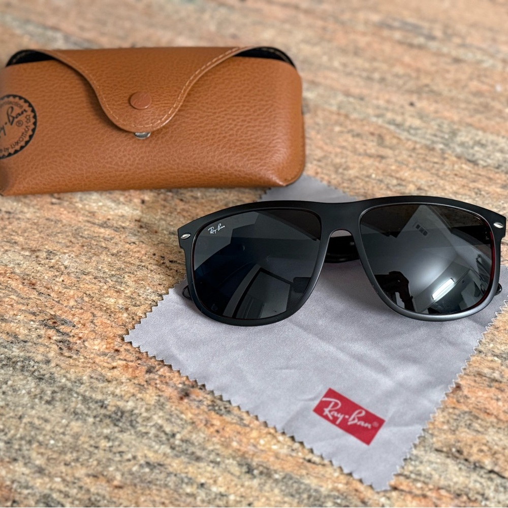 Ray Ban Boyfriend Sunglasses Matte Black RB4147 617/87 60-15